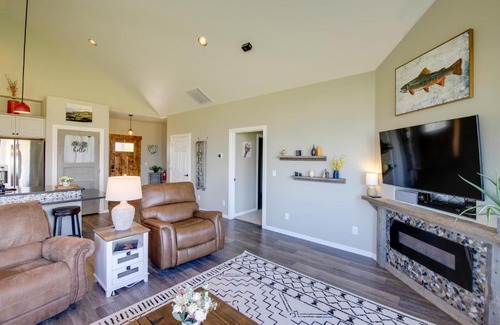 Stevensville House | Pet-Friendly Stevensville Home with Mountain Views!