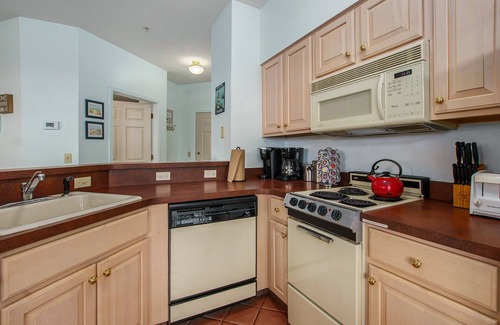 Manistee Condo | Pet-Friendly Studio at Harbor Village