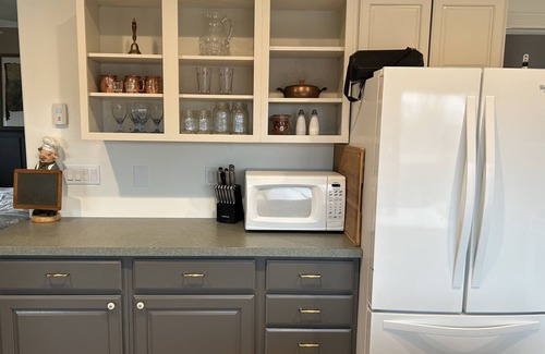 Glenwood Springs Apartment | Pet friendly, studio in Countryside by Harvey and Rifle Gap, farm fresh eggs