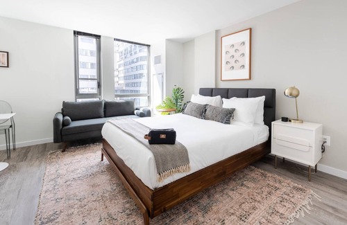 Foggy Bottom Apartment | Pet-Friendly Studio at The Boathouse Apts w/ Pool