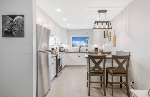 Santa Maria House | Pet-Friendly, Stylish Home w/Backyard Oasis