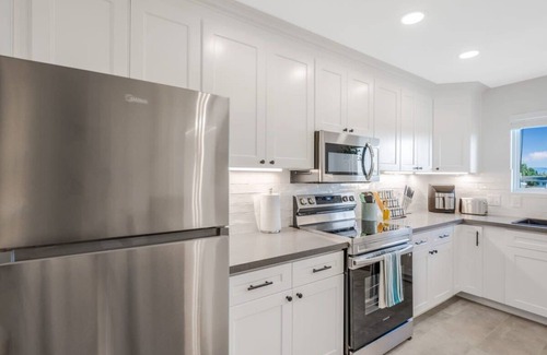 Santa Maria House | Pet-Friendly, Stylish Home w/Backyard Oasis