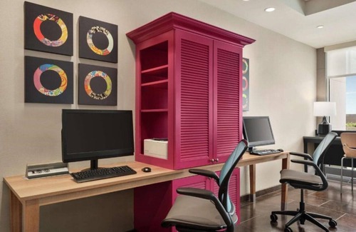 Brooklyn Park House | Pet-friendly suites minutes from Minneapolis
