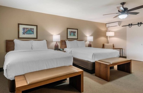 Jekyll Island Hotel | Pet-Friendly Suite Near Beach – Ideal for Families | Pool, Parking, Breakfast