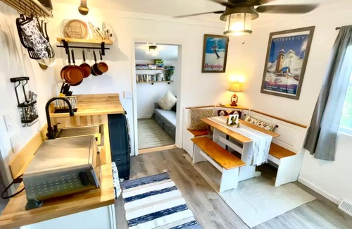 Elyria Swansea House | Pet-Friendly Suite w/Fenced Garden, HotTub, Sauna