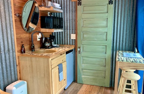 Dahlonega Cabin | Pet-friendly Sunset Eco Container Cabin 10 minutes from Downtown Dahlonega