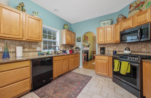 Southwest Raleigh House | Pet friendly Sweet Ranch Home near NCSU, Centennial campus & RDU