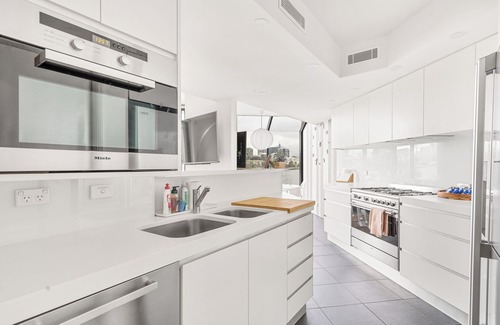 Balmain East House | Pet-Friendly Sydney Stay! Harbour Views and Easy City Access by Ferry!