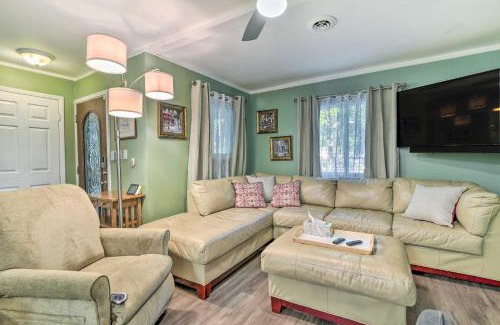 Taylor House | Pet-Friendly Taylor Home with Backyard Oasis!