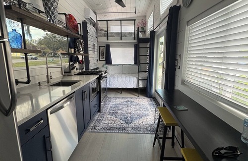 Clermont Villa | Pet Friendly Tiny Home Adventure in Bustling Clermont!