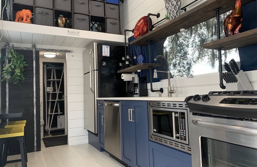 Clermont Villa | Pet Friendly Tiny Home Adventure in Bustling Clermont!