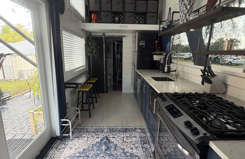 Clermont Villa | Pet Friendly Tiny Home Adventure in Bustling Clermont!