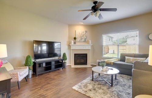 Tomball House | Pet-Friendly Tomball Home about 8 Mi to Burroughs Park