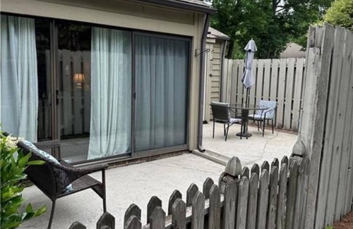 High Point House | Pet Friendly Townhome High Point in Gated Community