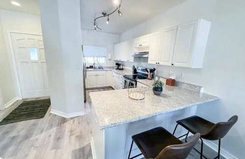 Ewa House | Pet Friendly Townhome-Fully fenced private yard