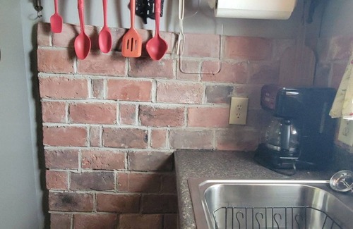 Ivanhoe Cabin | Pet-friendly, Tranquil Setting, Step onto NRT, Hike, Bike, Fish, Kayak