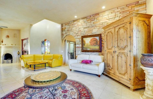 Houghton House | Pet-Friendly Tucson Vacation Rental with Huge Yard!