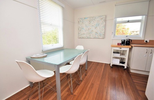 Nambucca Heads House | Pet friendly two Bedroom house, located close the the beach and main street!