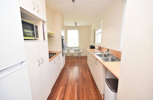 Nambucca Heads House | Pet friendly two Bedroom house, located close the the beach and main street!