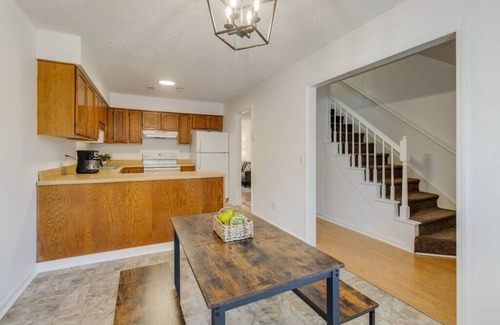 Harbison Apartment | Pet friendly unit in heart of town, near hospital