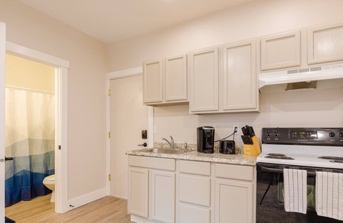 Great Falls Apartment | Pet Friendly Updated One Bedroom Apartment