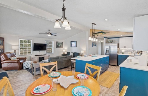 Salvo House | Pet-friendly, updated oceanside home in Salvo!