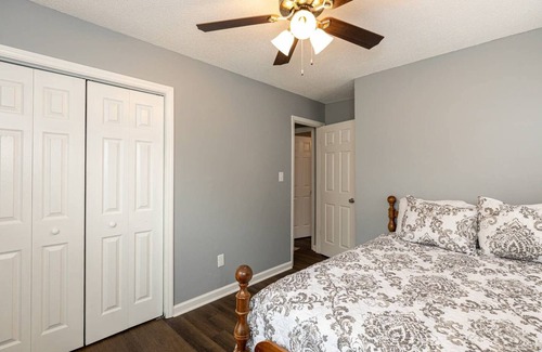 Walnut Creek House | Pet Friendly|Updated Roomy 3 Bdrm|DT Raleigh