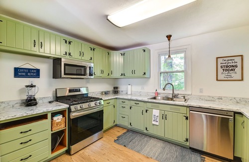 Union Springs House | Pet-Friendly Upstate NY Home < 1 Mi to Cayuga Lake