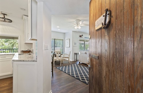 Shelter Cove Condo | Pet Friendly, Pool Views - Bike to the Beach!