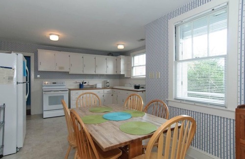 South End House | Pet Friendly Duplex Across from Crystal Pier