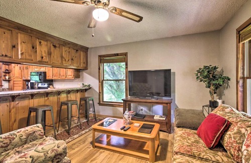 Weyers Cave House | Pet-Friendly VA Home about 30 Mi to Shenandoah NP