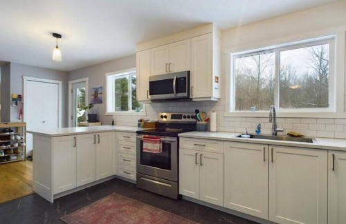 Saugeen Shores House | Pet friendly vacation home in Southampton - 4 bed - 2 bath - Shell Cottage