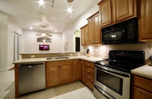 Cocoa House | Pet Friendly Vacation Home near Disney/Beaches