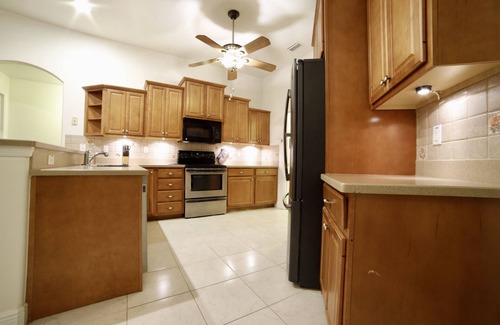 Cocoa House | Pet Friendly Vacation Home near Disney/Beaches