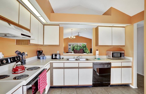 Buena Ventura Lakes House | Pet-friendly vacation home, private pool, fully fenced in backyard, free WiFi