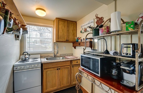 Qualla Apartment | Pet-Friendly Vacation Rental Cabin in Whittier