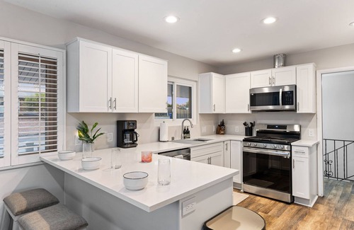 Fallbrook House | Pet friendly Vet Owned Home with Pool