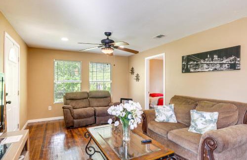 Bloomington House | Pet-Friendly Victoria Home - Kayak, Fish and Golf!