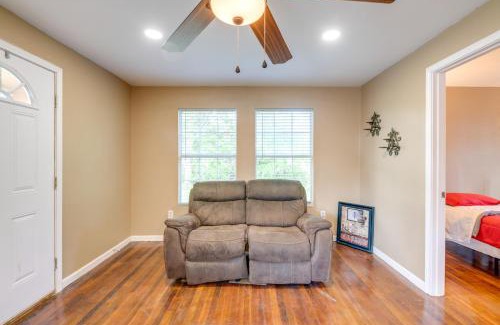 Bloomington House | Pet-Friendly Victoria Home - Kayak, Fish and Golf!
