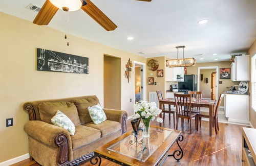 Bloomington House | Pet-Friendly Victoria Home - Kayak, Fish & Golf!