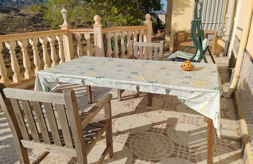 Los Geraeos Ski Chalet | Pet-friendly villa with pool and views