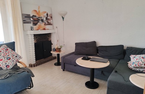 Los Geraeos Ski Chalet | Pet-friendly villa with pool and views