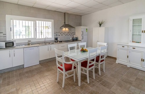 La Lantejuela Villa | Pet-Friendly Villa 'Casa Rural La Gitanilla' with Pool & Wi-Fi