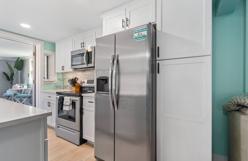 Newbury Apartment | PET FRIENDLY-Walk to Beach-Fire Pit-40 Min to Salem, MA-WINTER RENTAL AVAILABLE