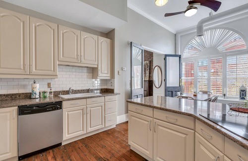 Historic District - North Apartment | Pet Friendly, Walkable Loft in Heart of Downtown by Lucky Savannah