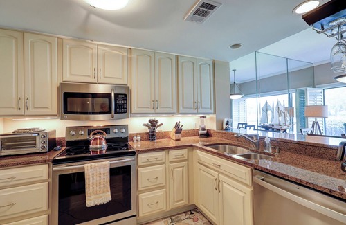 Palmetto Dunes Villa | Pet friendly water views!