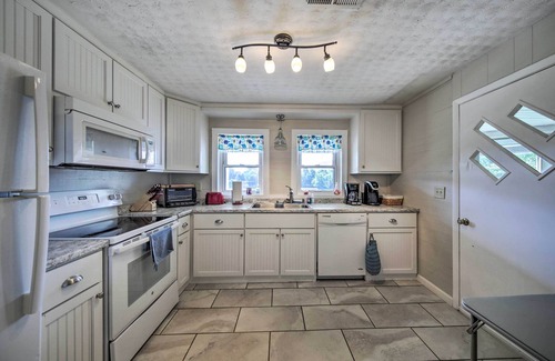 Elf Cottage | Pet-Friendly Waterfront Hayesville Cottage!