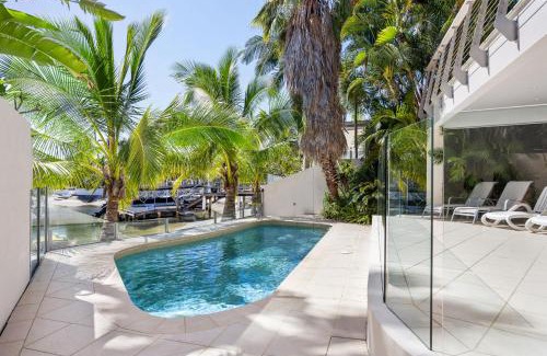 Noosa Heads House | Pet-Friendly Waterfront Hideaway