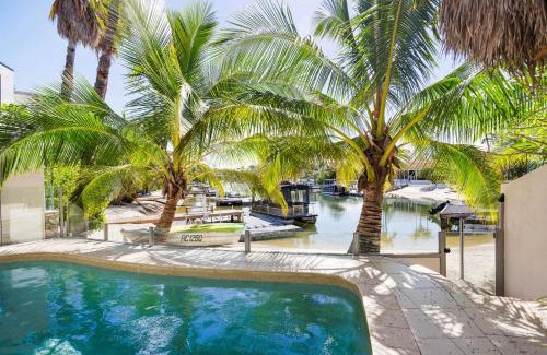 Noosa Heads House | Pet-Friendly Waterfront Hideaway
