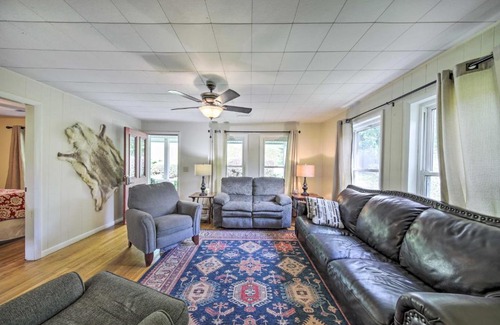 Elf House | Pet-Friendly Waterfront Hayesville Cottage!